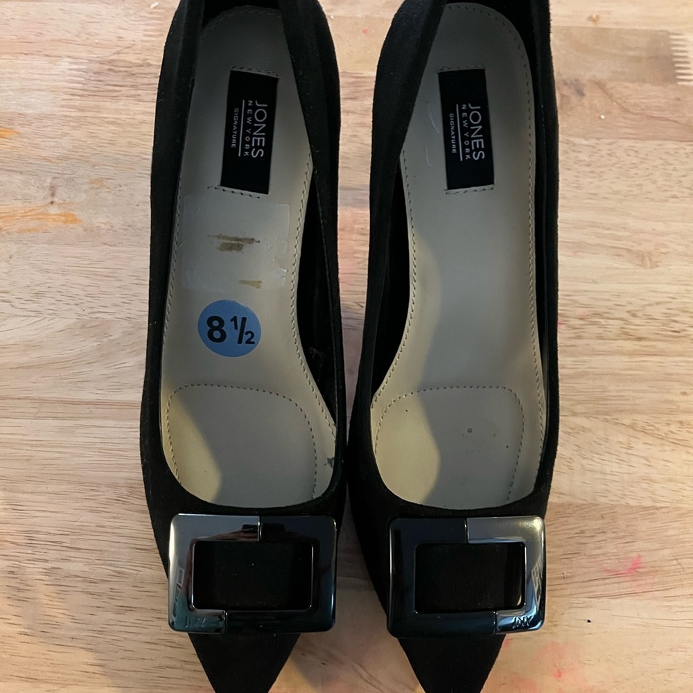 Jones New York Women’s Pointed Black Shoes With Buckle
